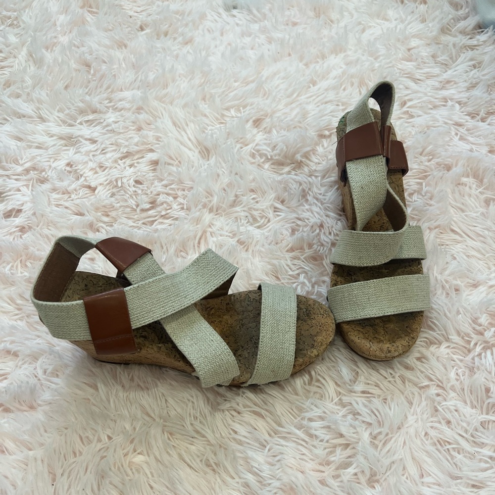 Lucky Brand Women's Sandals with Tan  Straps